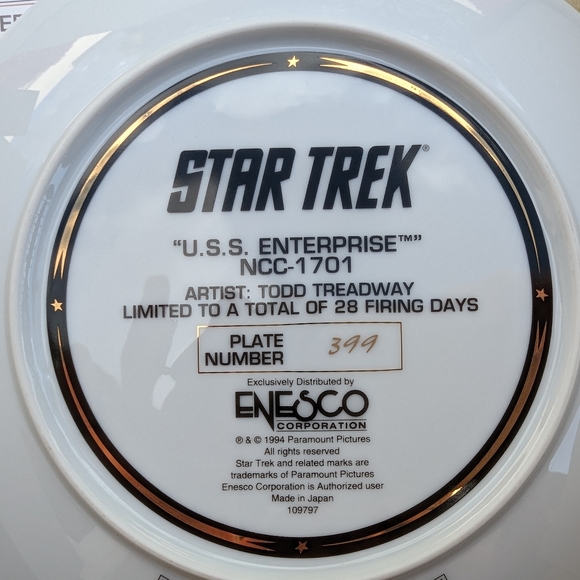 Star Trek U.S.S. Enterprise NCC-1701 Commemorative Plate - Picture 5 of 9